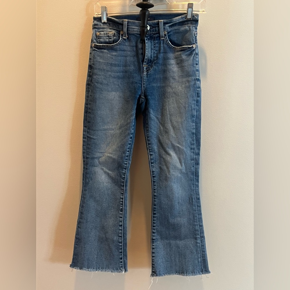 7 FOR ALL MANKIND JEANS KICK FLARE RAW HEM SIZE 25 MED WASH